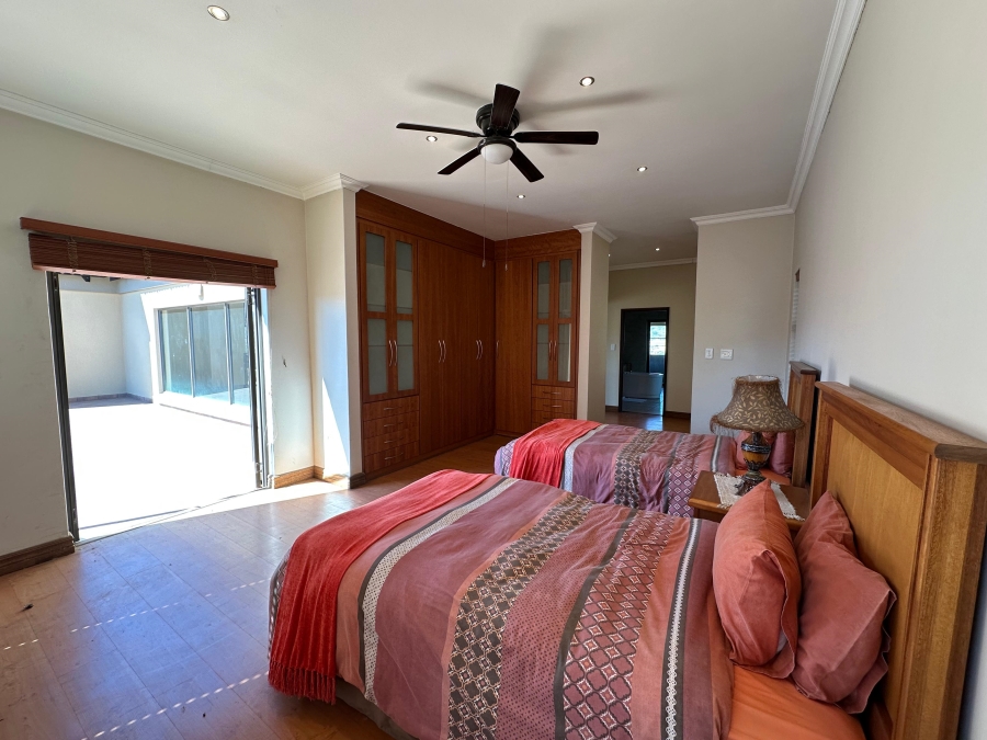 5 Bedroom Property for Sale in Xanadu Eco Park North West